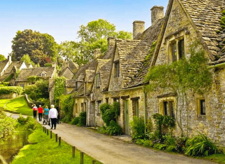 BRITISH HOUSES